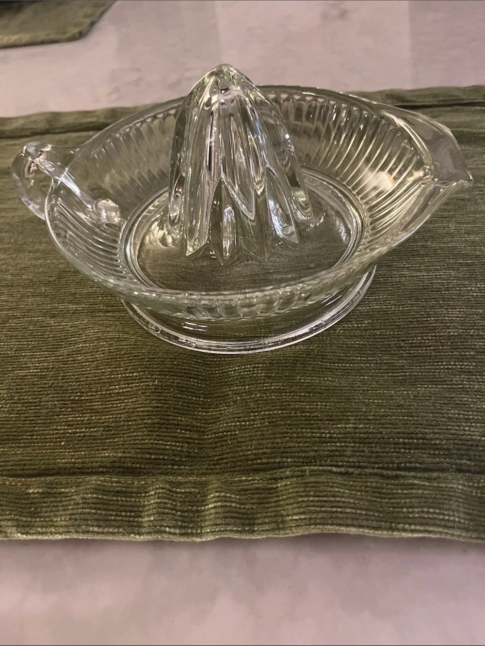 Vintage Clear Glass Citrus Juicer‎ Reamer w/ Handle and Pour Spout Ribbed Design